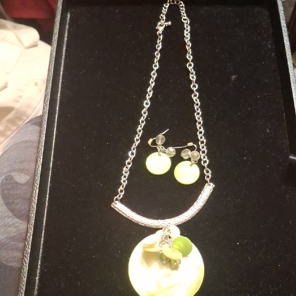 Elegant Silver and Yellow Necklace and Earring Set